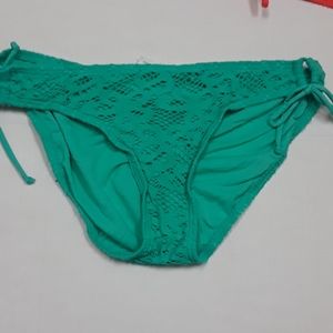*Kenneth Cole Mint Green Lace Overlay Bikini Bottoms A28